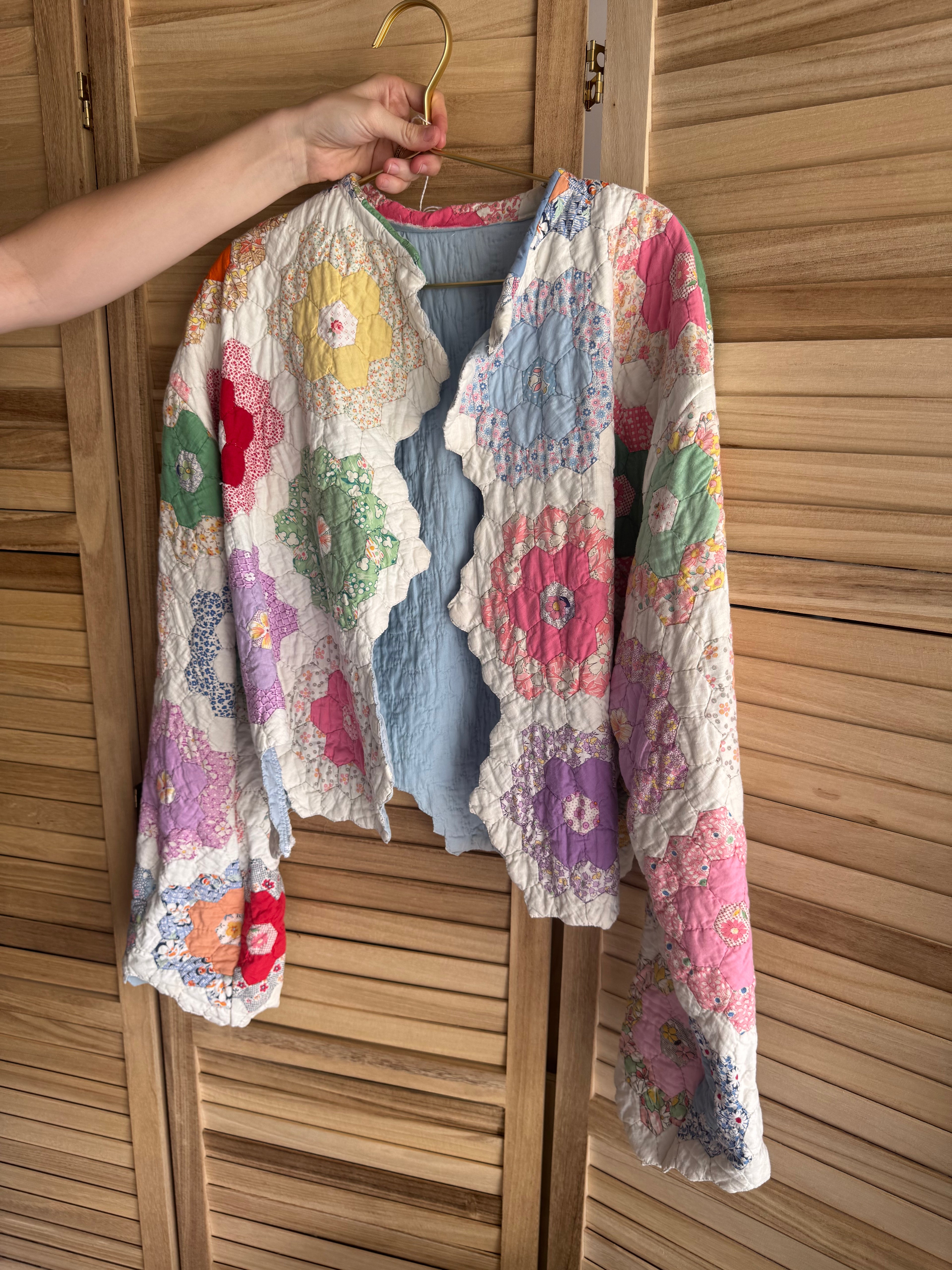 The Birdie Jacket | Blue Pastel Grandmas Flowergarden