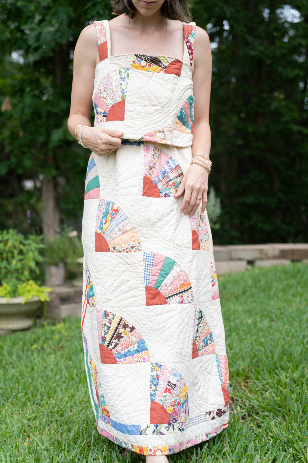 The Daybreak Tank | Ivory & Red Fan