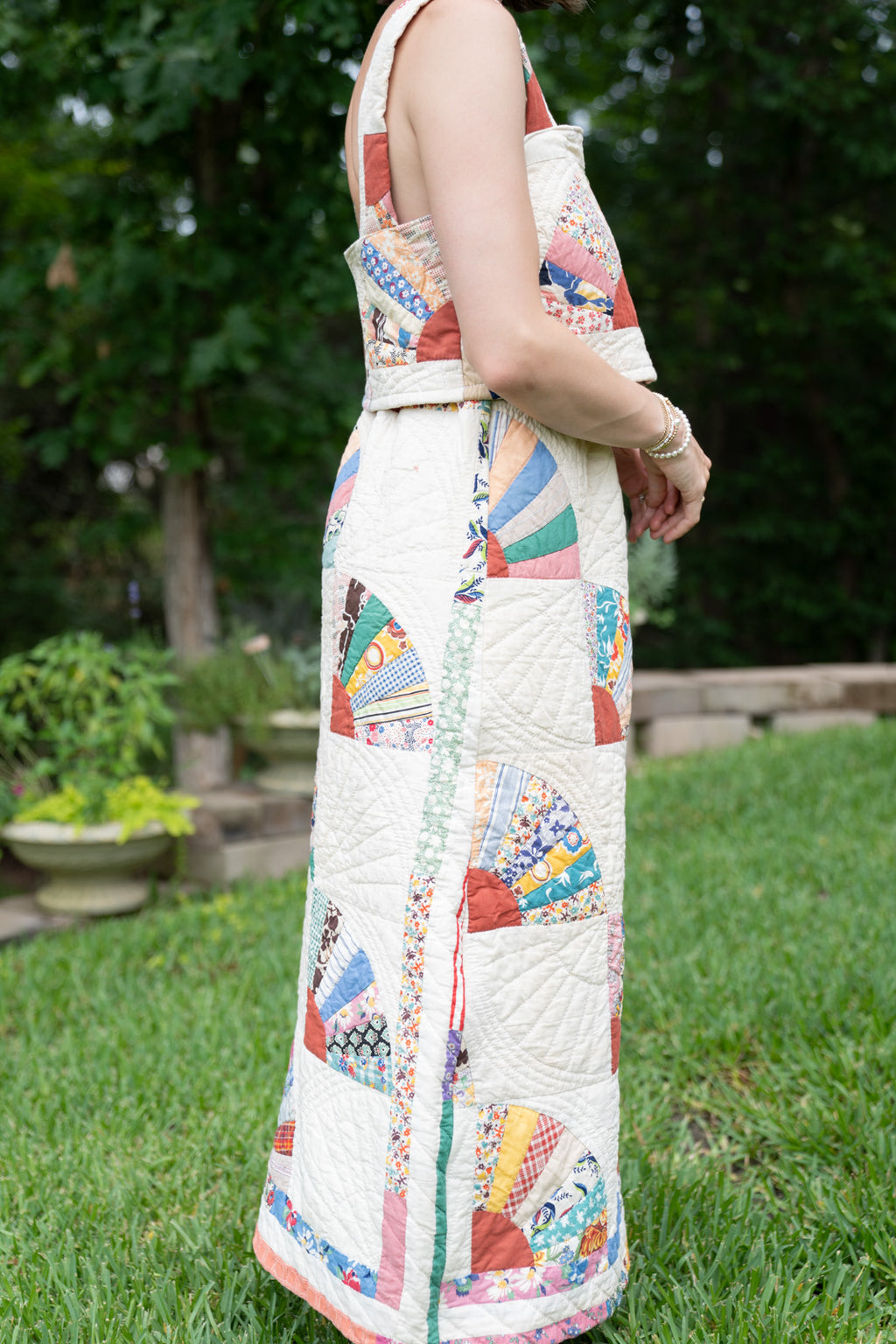 The Daybreak Tank | Ivory & Red Fan