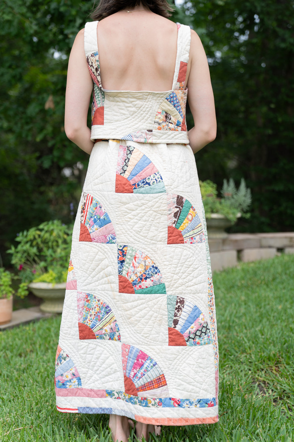 The Daybreak Tank | Ivory & Red Fan