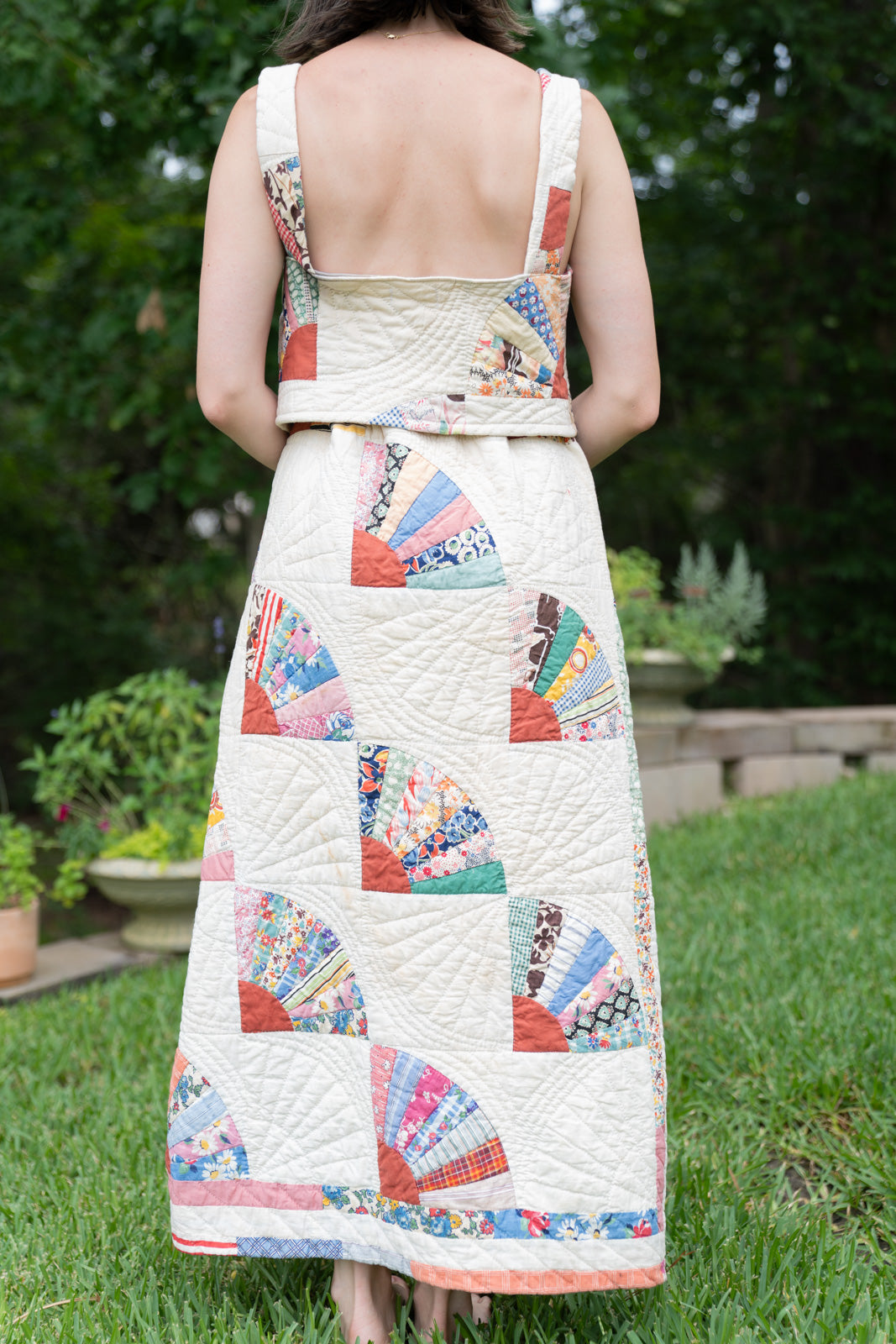 The Daybreak Tank | Ivory & Red Fan